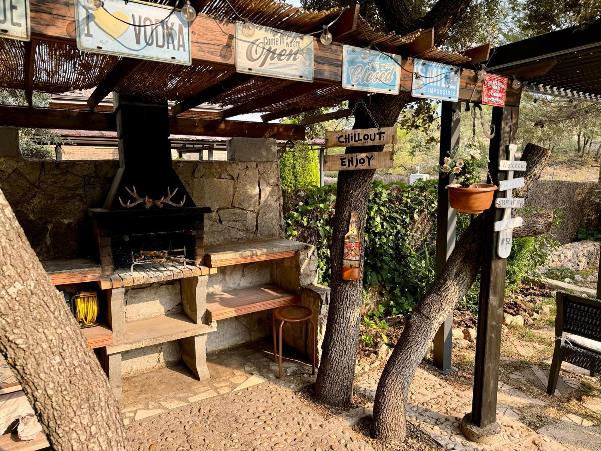 Encantadora cabaña de madera Albalate De Zorita Exterior foto